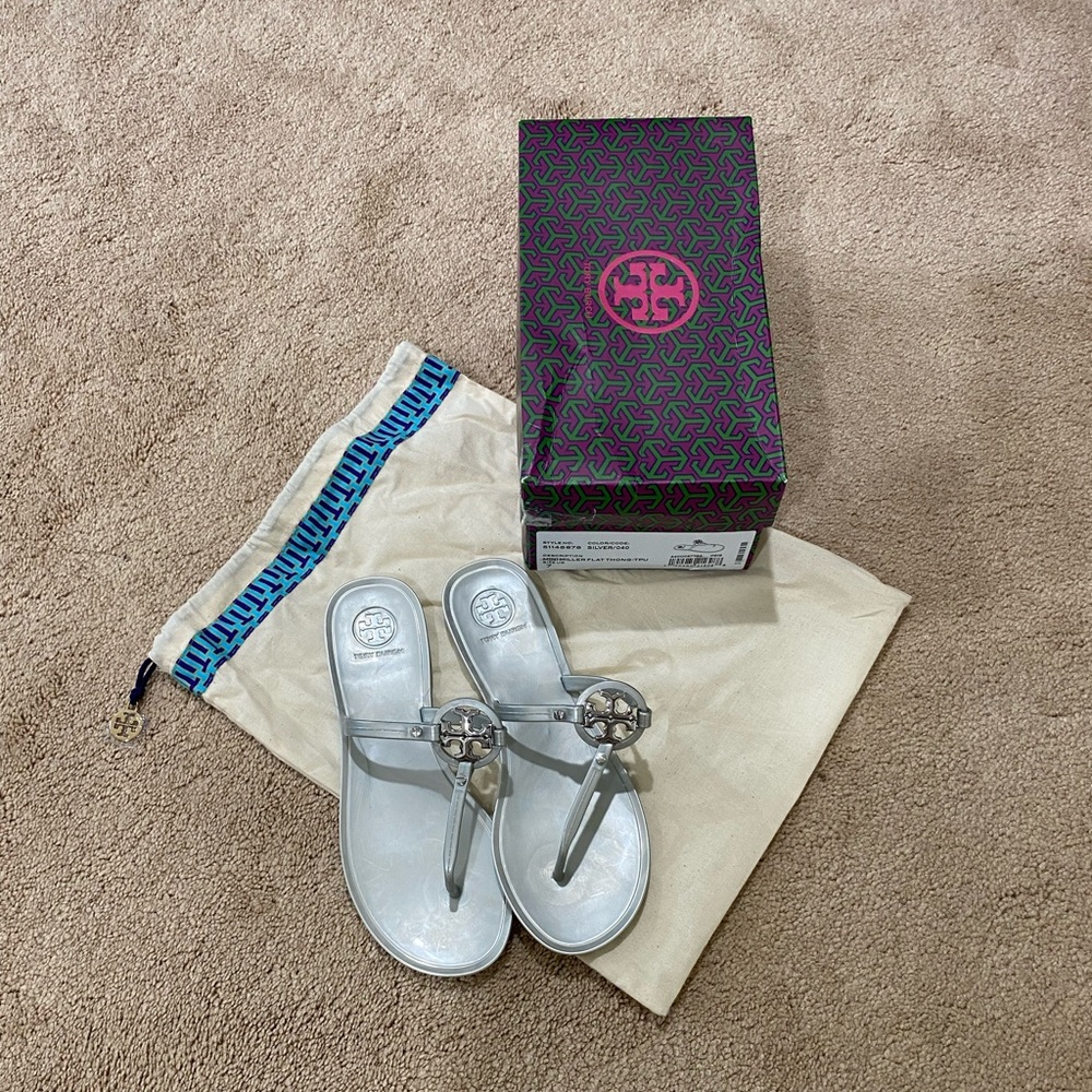 Tory Burch Mini Miller Flat Jelly Thong in Silver